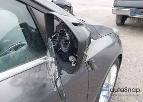 2014 Ford Focus Titanium z USA, uszkodzony, nr VIN 1FADP3N24EL380089